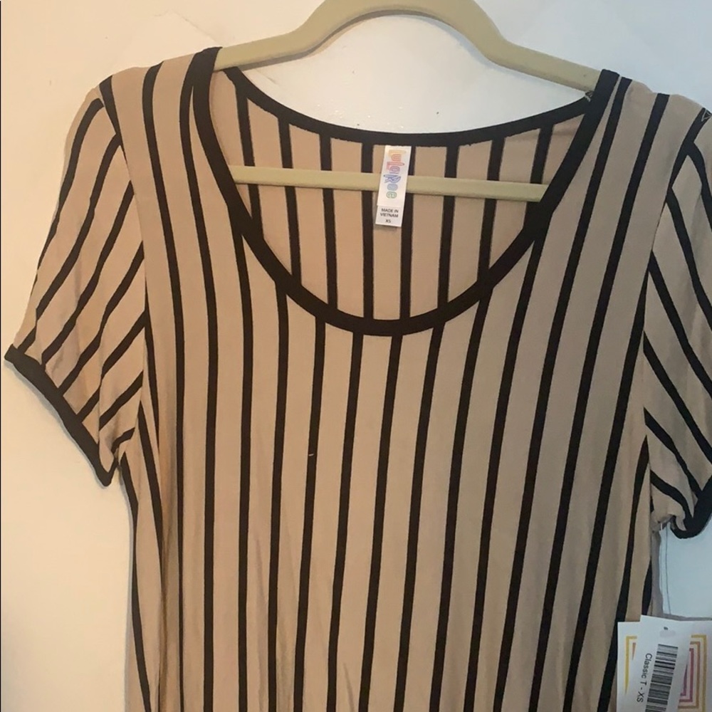 Lularoe XS classic Tee - Picture 4 of 5